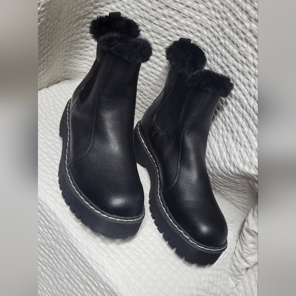UNIONBAY Black Winter Boots with Faux Fur